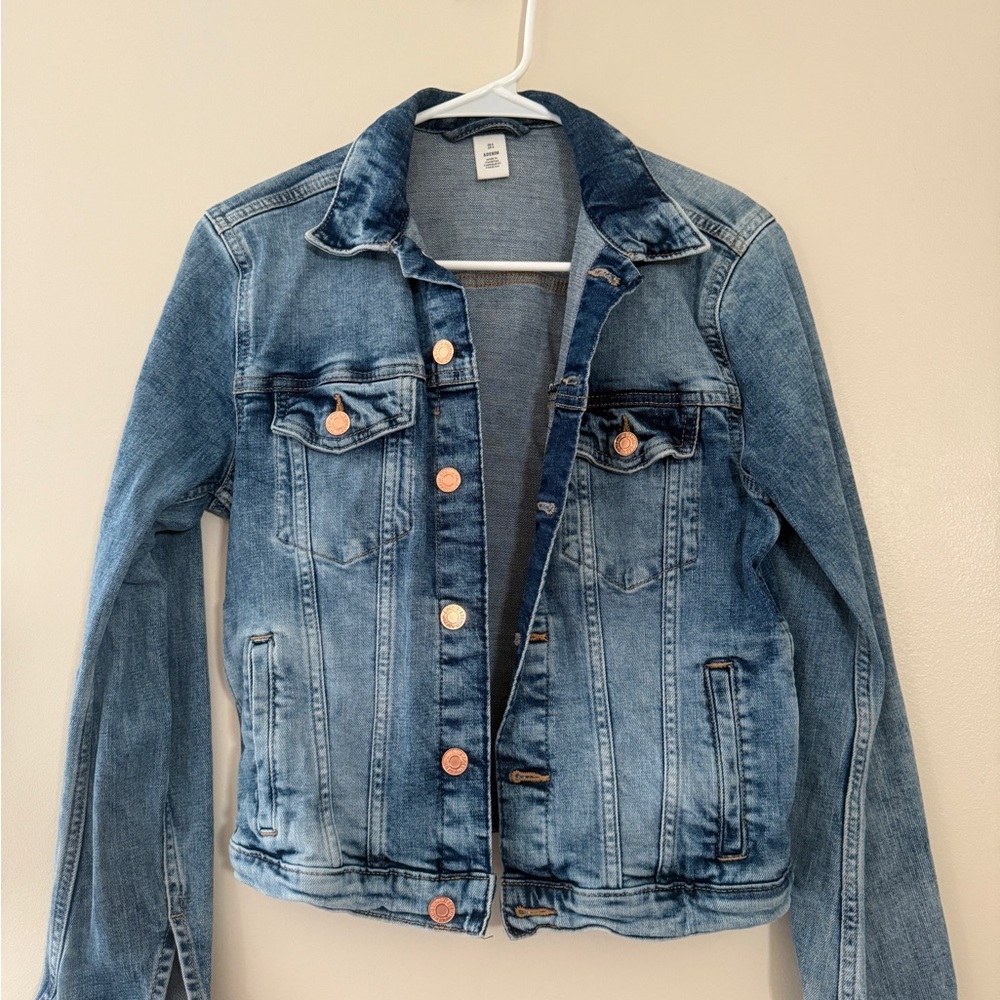 H&M Denim Jacket - Size 6/Small